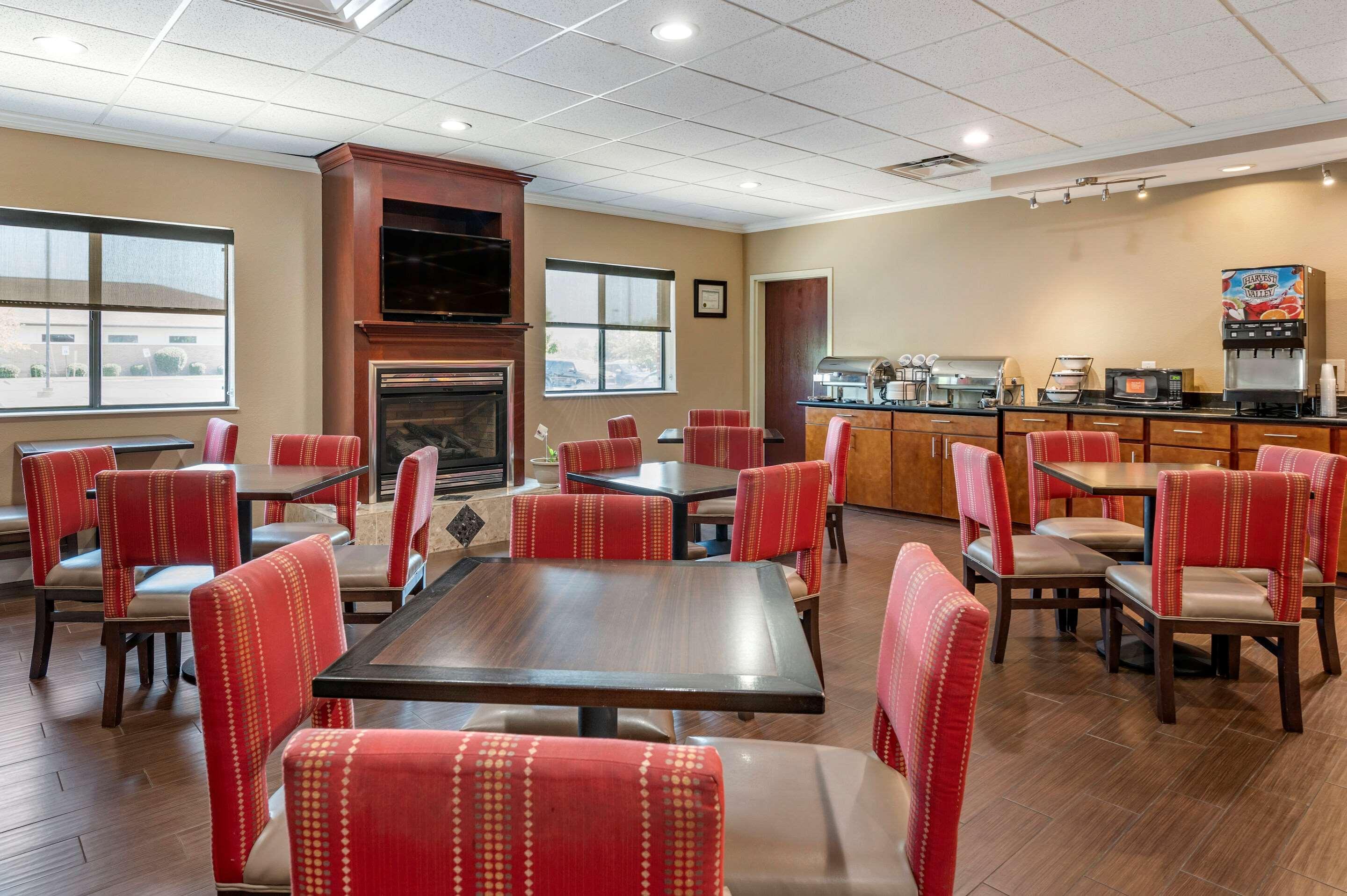 Comfort Inn & Suites Lawrenceburg Buitenkant foto