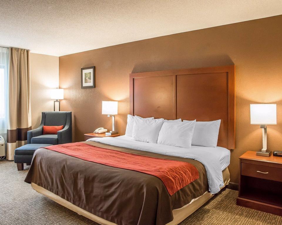 Comfort Inn & Suites Lawrenceburg Buitenkant foto