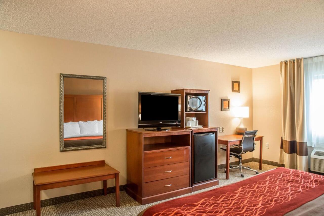 Comfort Inn & Suites Lawrenceburg Buitenkant foto